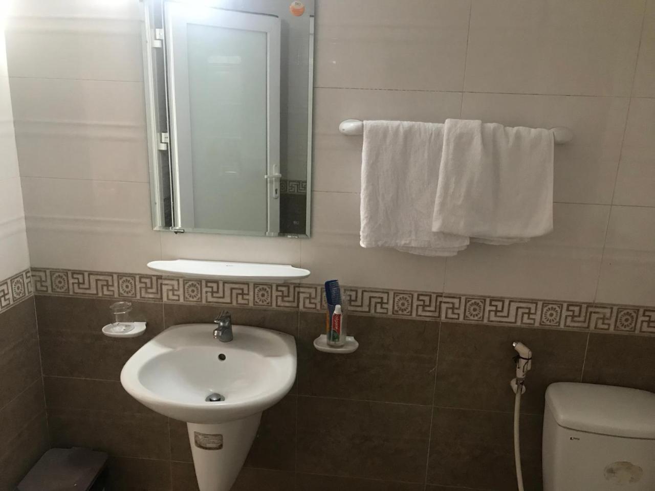 Hoanglong Hotel Hanoi Bagian luar foto